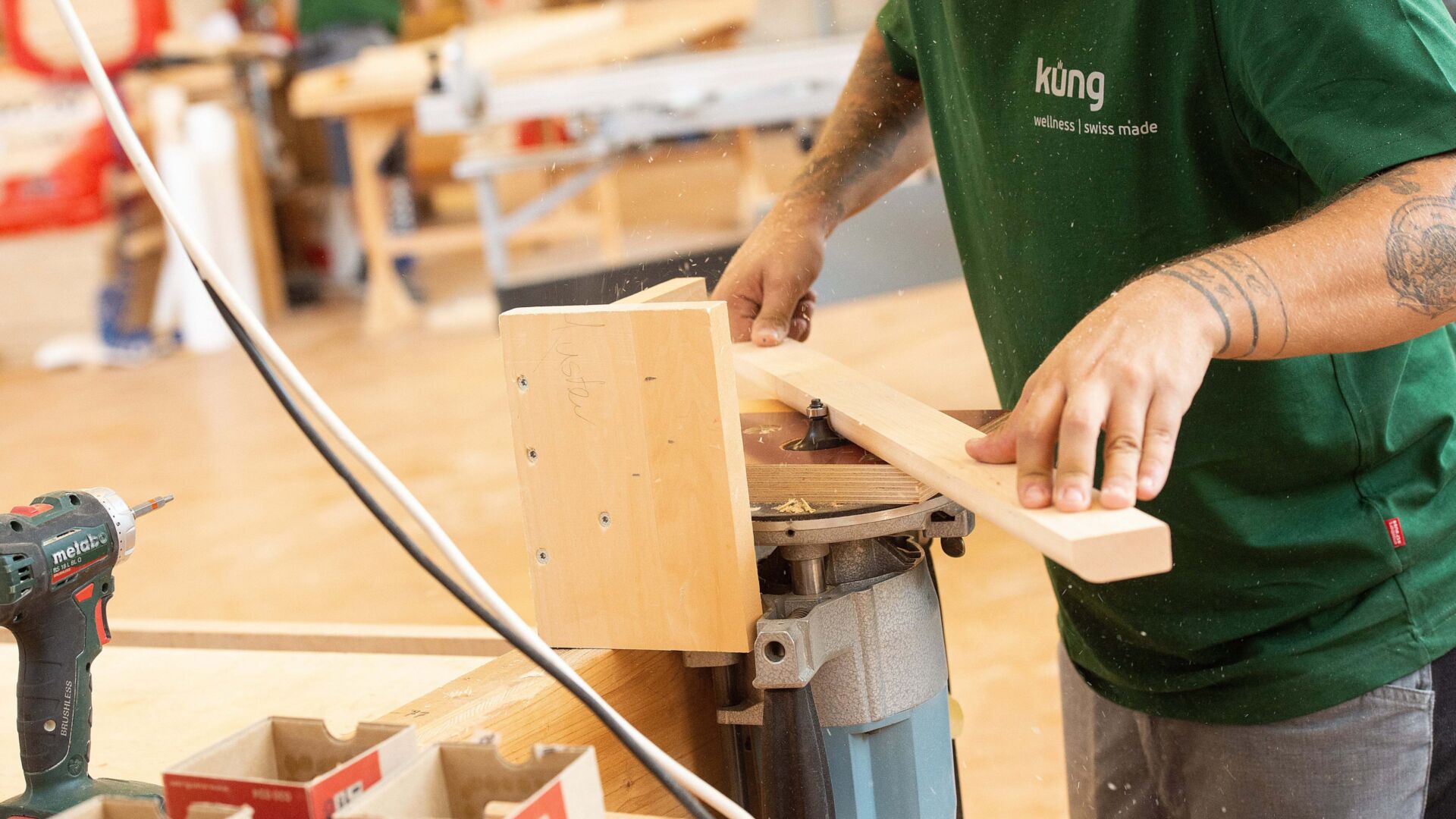 Kueng sauna produktion schneide min