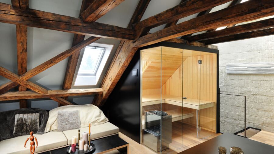 Kueng Sauna Bio Sauna Dachfenster Glasfront ueber Eck min