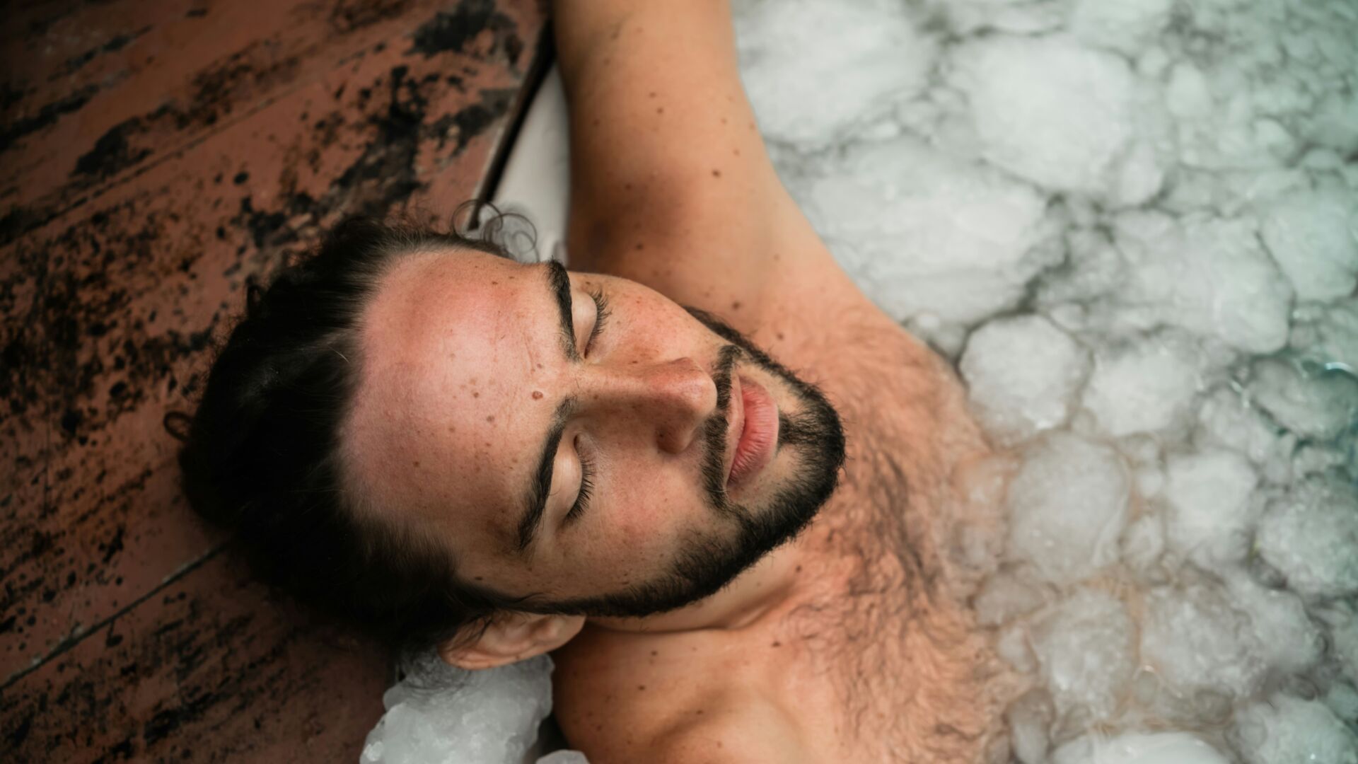 Kueng wellness mann eisbad