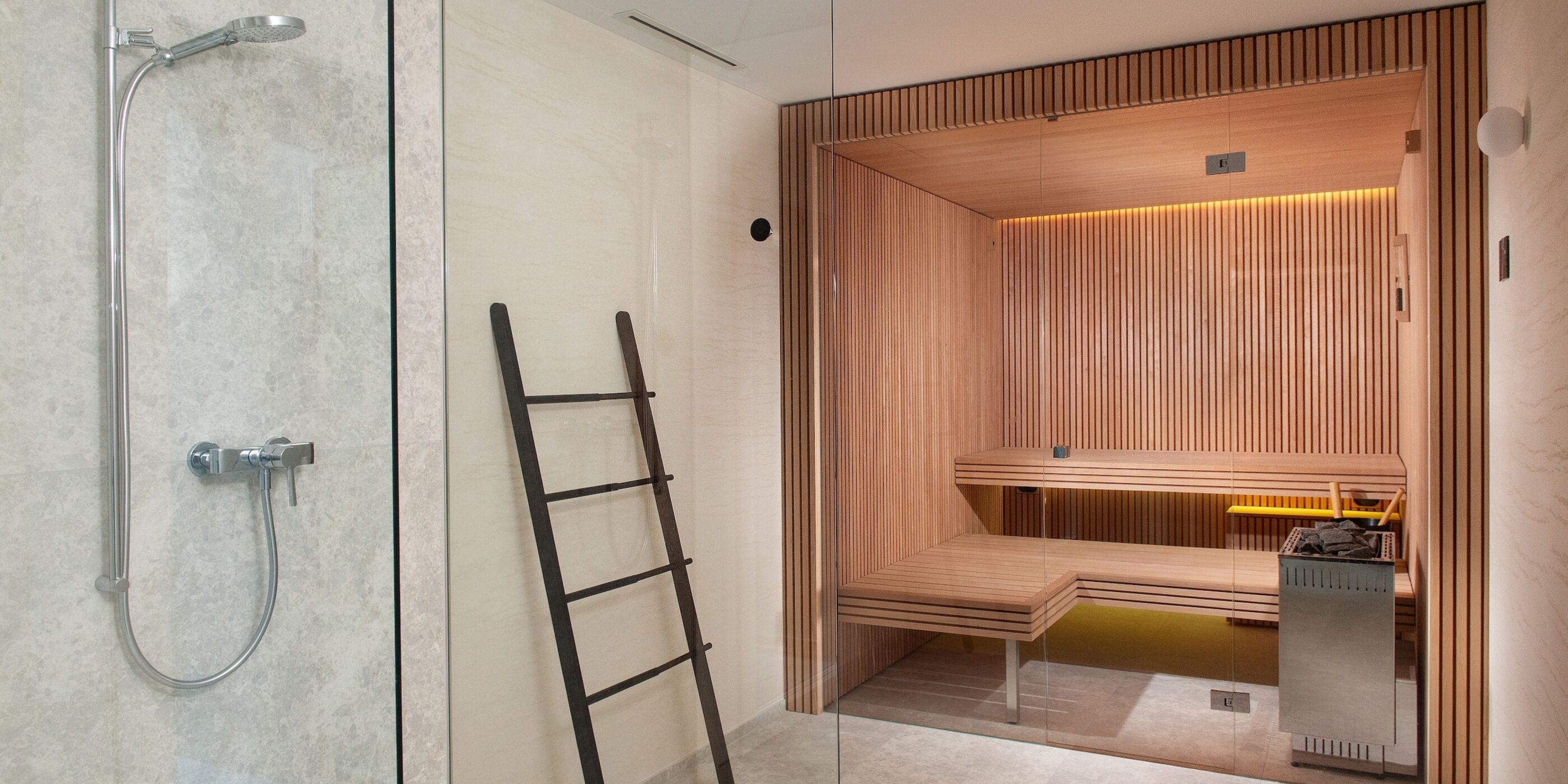 Kueng wellness header dusche sauna