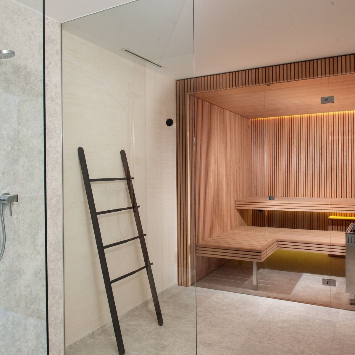Kueng wellness header dusche sauna