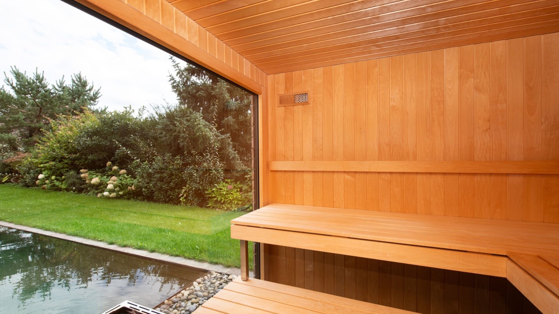 Kueng wellness nido outdoor aussensauna seitenansicht