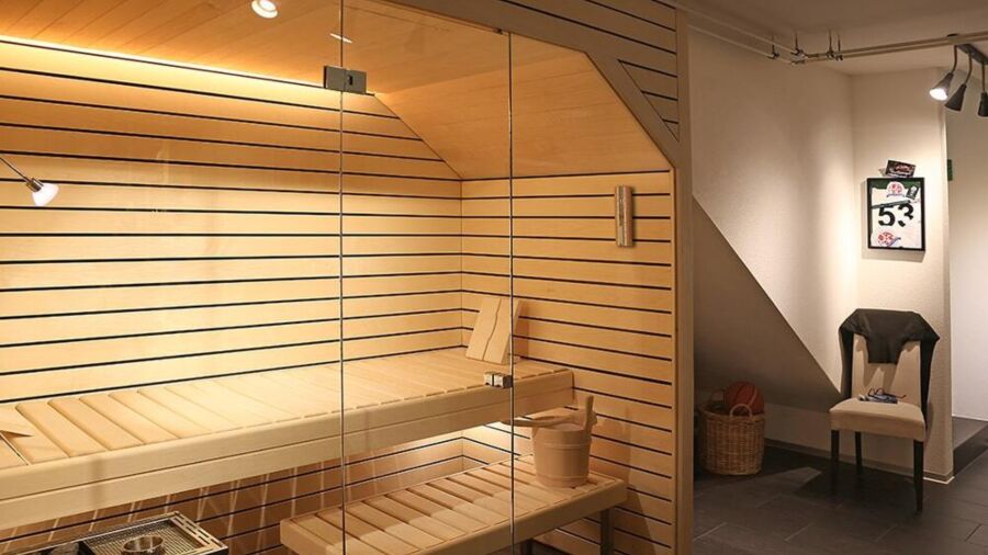 Sauna unter der Treppe 72dpi min