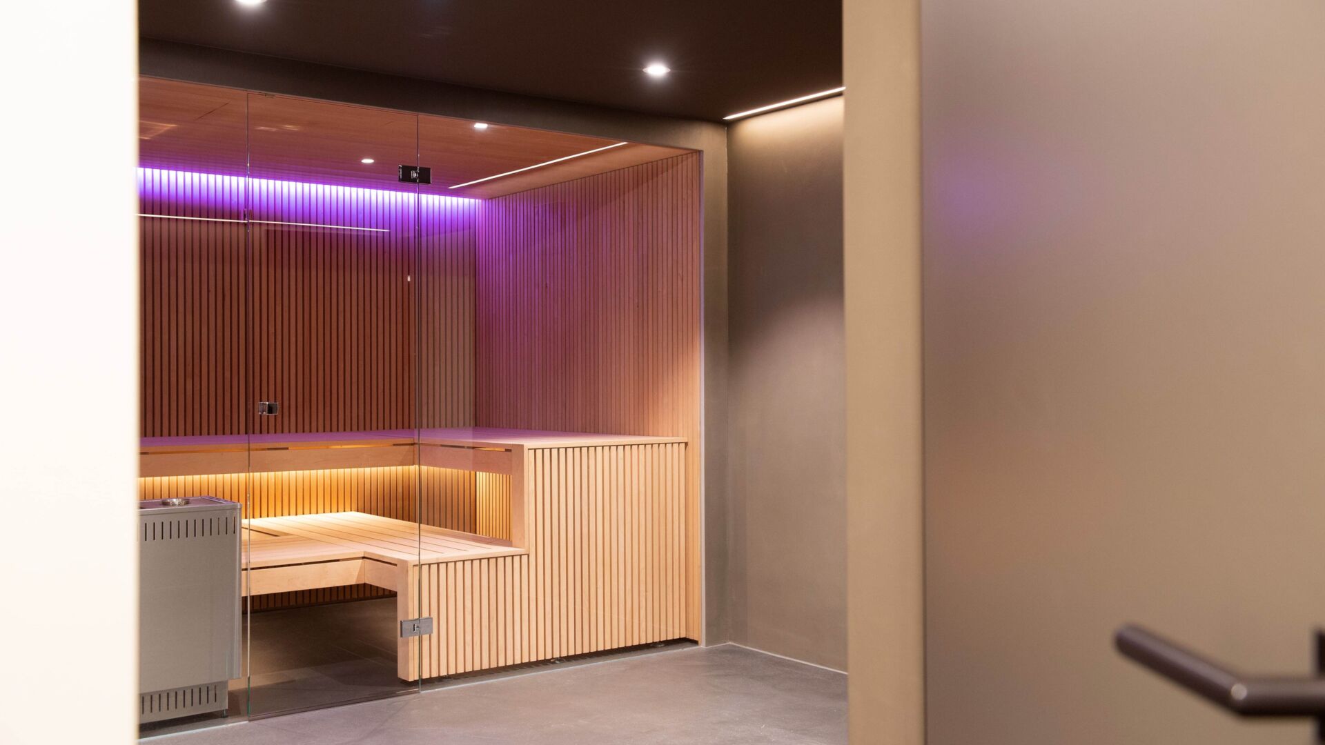 Kueng wellness goldinger innensauna seite