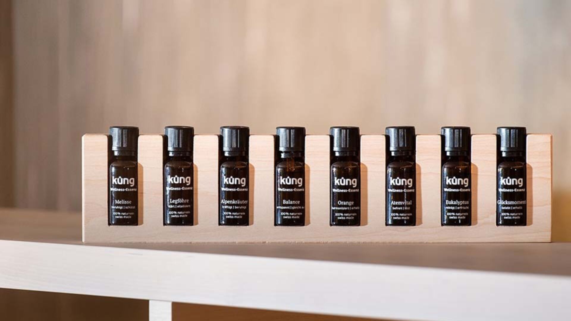 Öl-Set aus Holz mit Küng Wellness-Essenzen