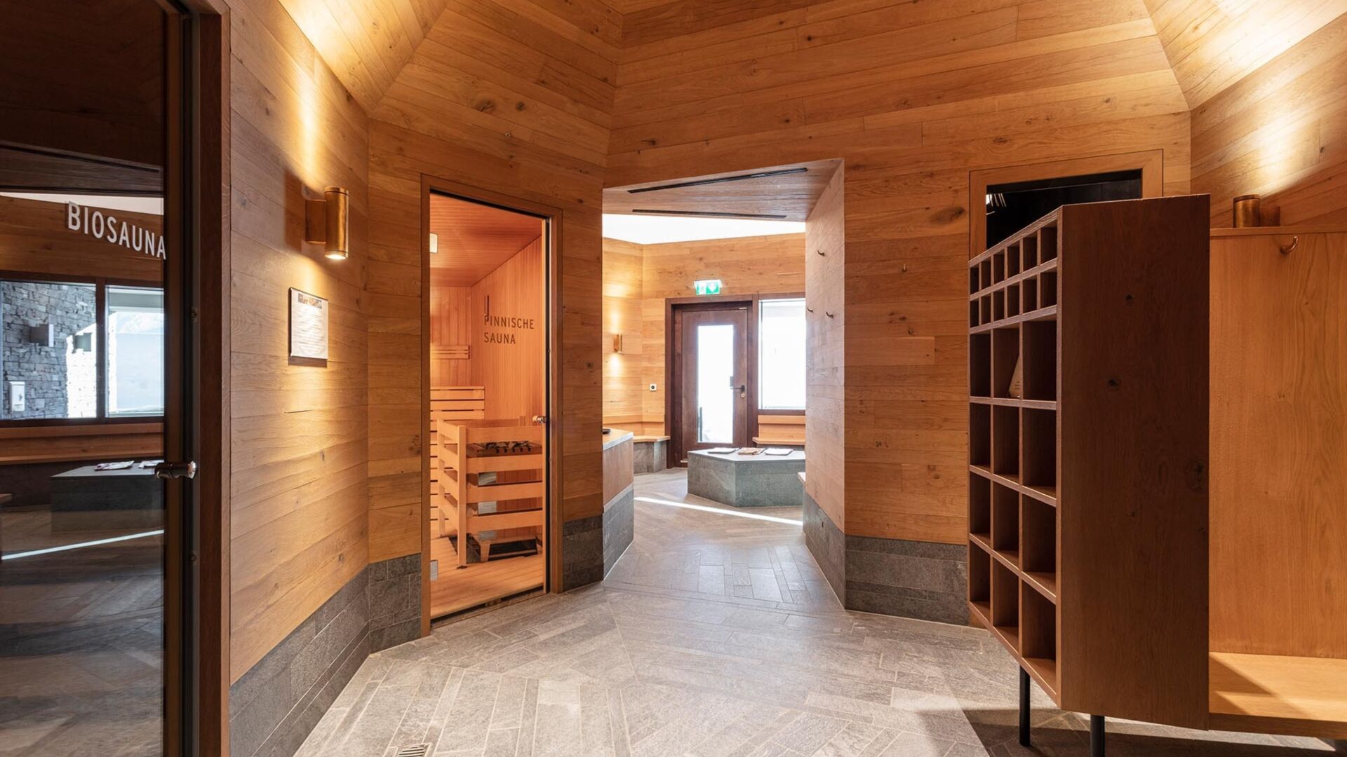 Kueng sauna wellness frutt family lodge hotel spa 11