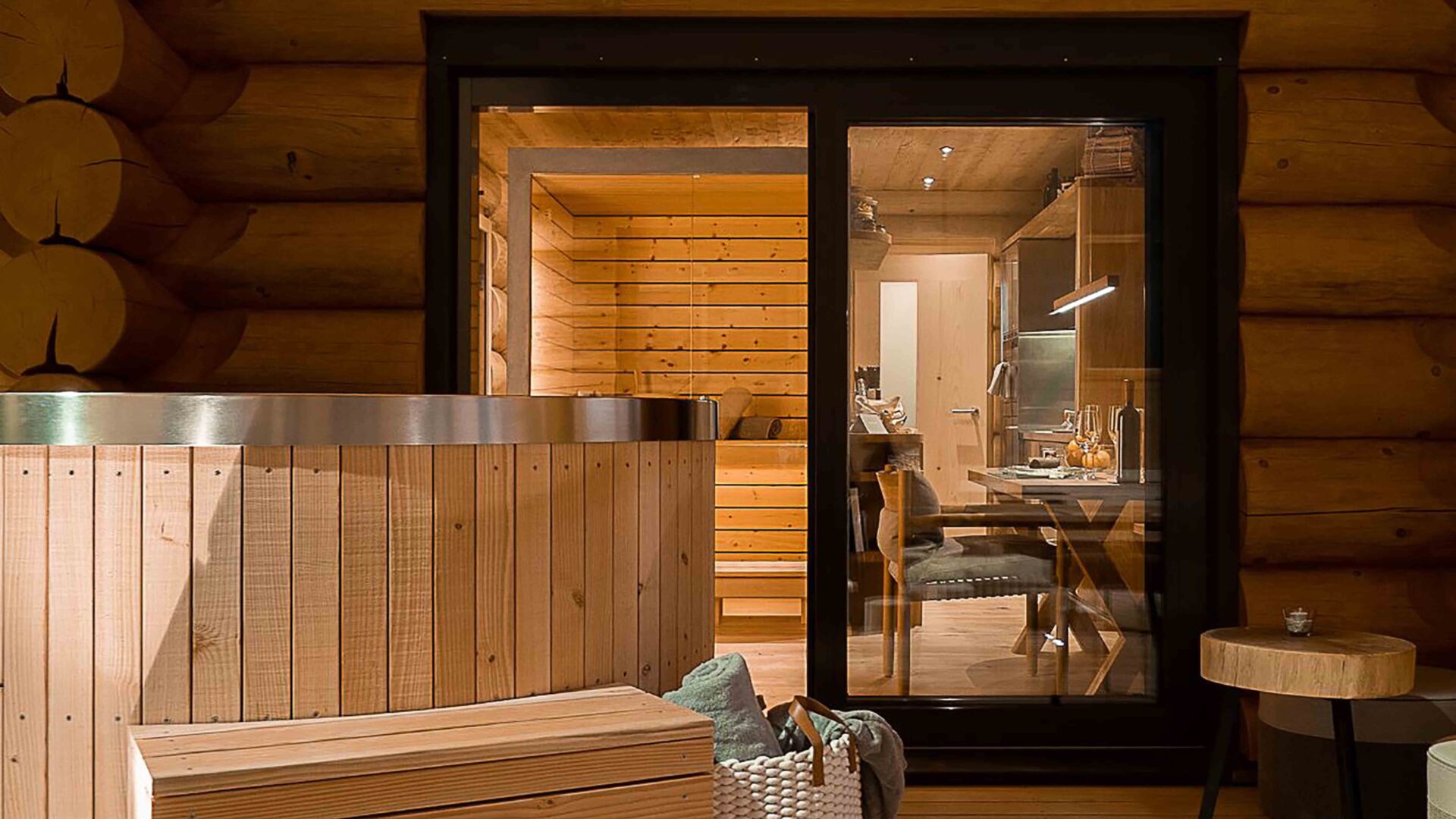 Kueng Wellness Refugium Tauchbecken Sauna