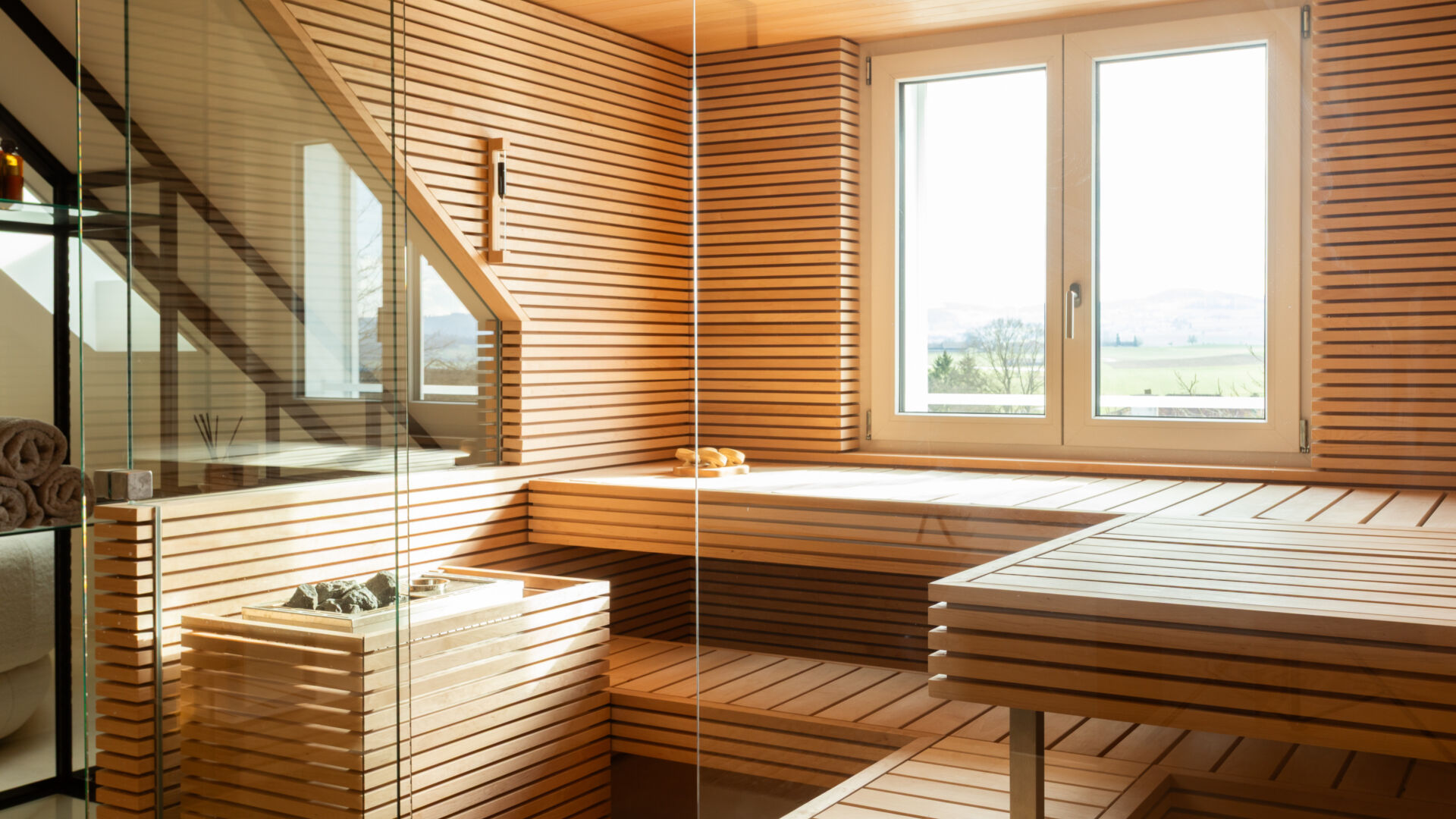 Kueng Wellness innensauna Fenster