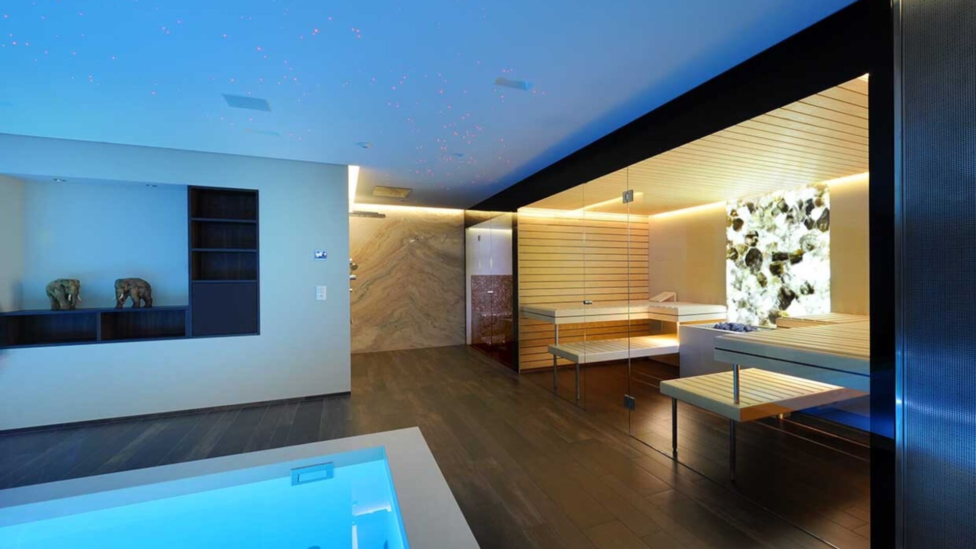 Kueng Wellness Wellness Wunderwelt Sauna Indoor Pool 1