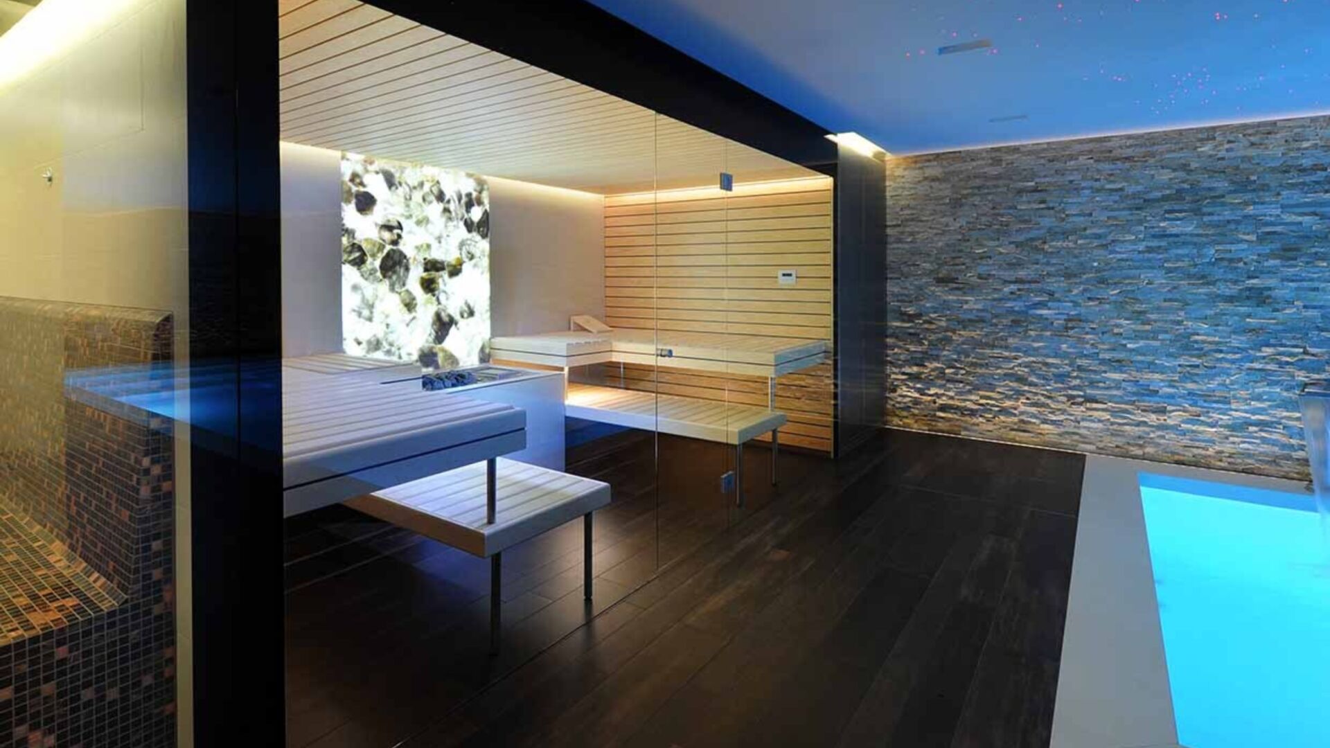 Kueng Wellness Wellness Wunderwelt Sauna Indoor Pool 2