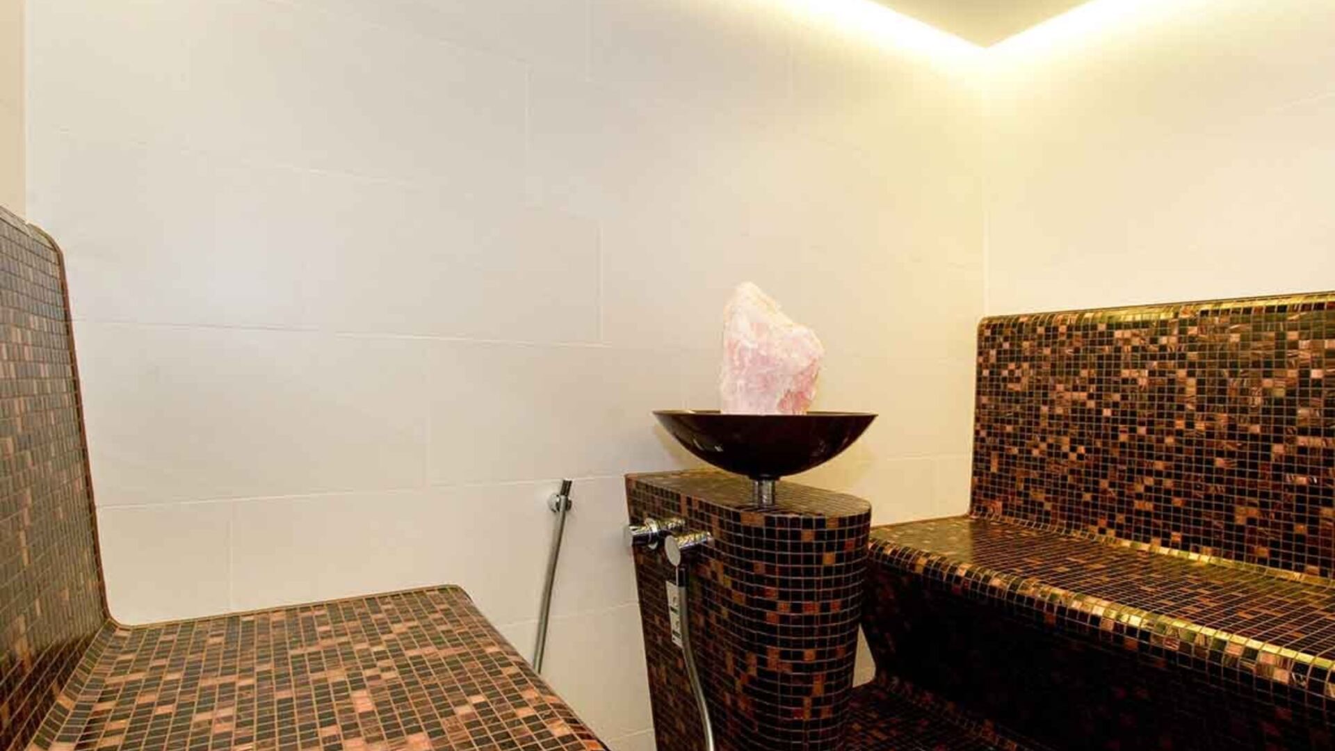 Kueng Wellness Wellness Wunderwelt Sauna Indoor Pool 5