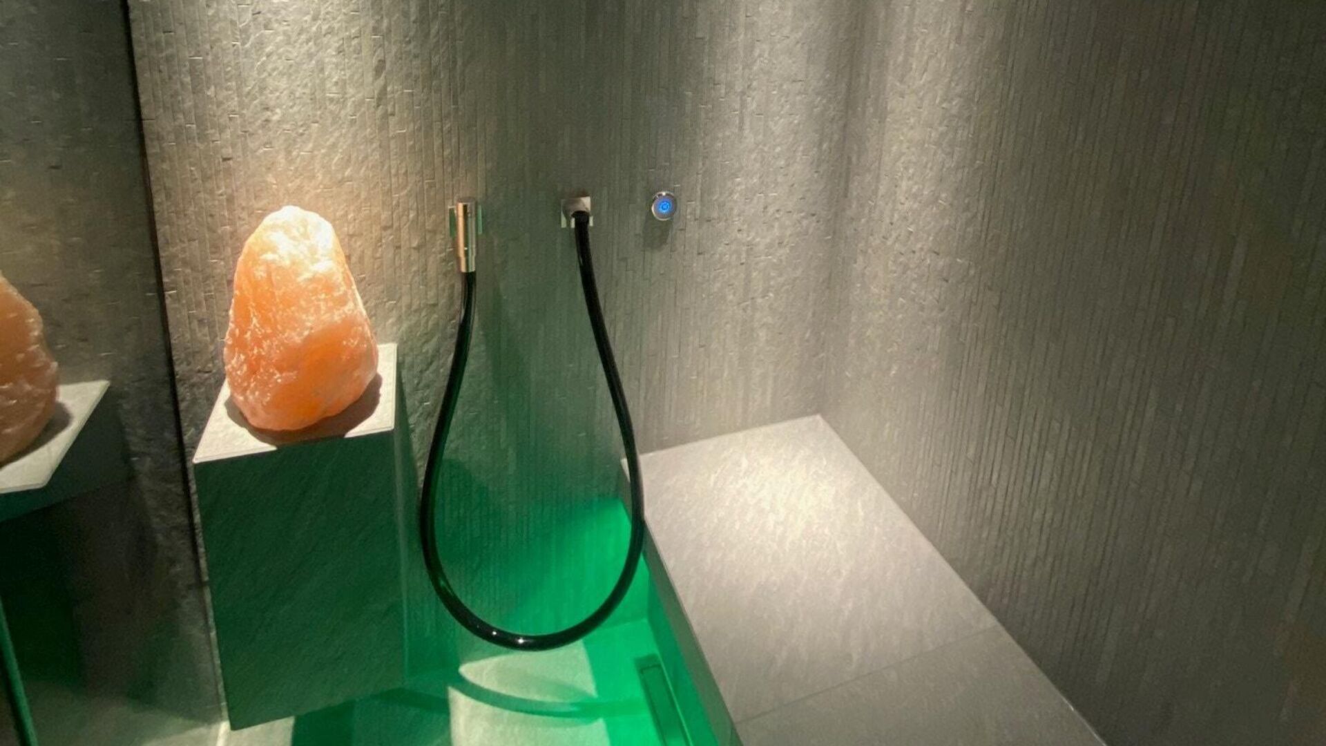 Dampfdusche mit Rosenquarz min