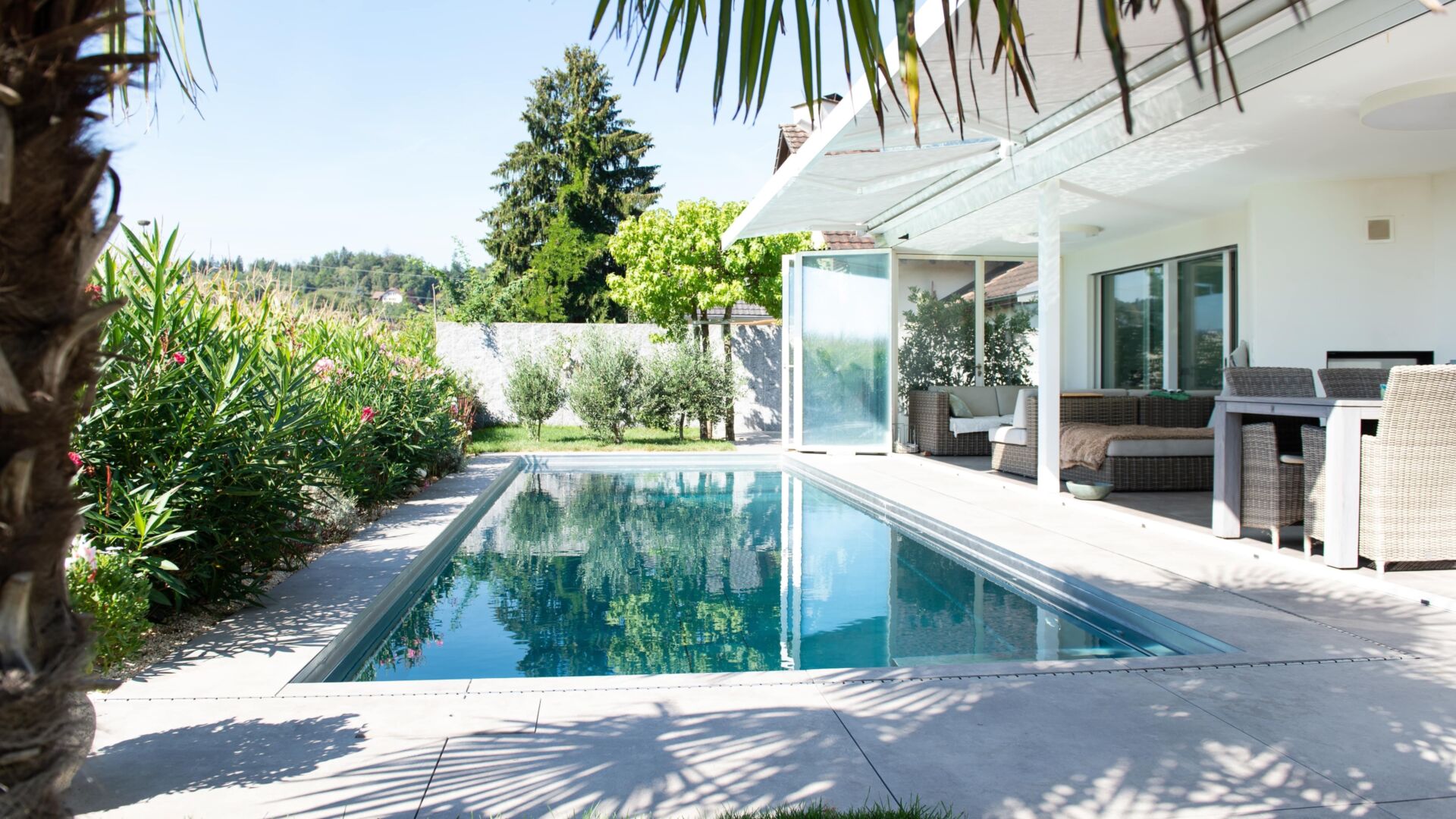 Aussenpool kueng wellness sommer min