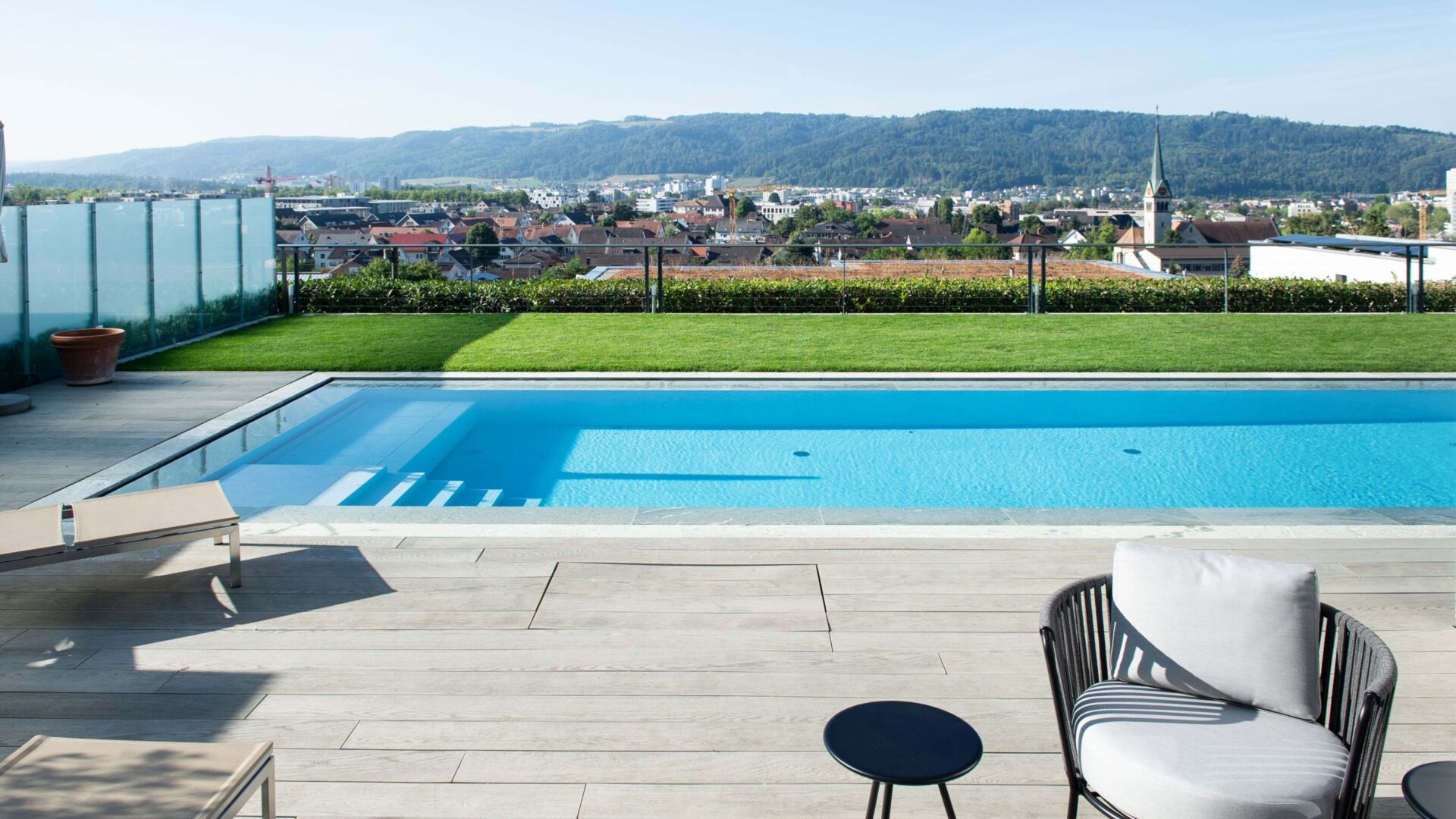 Aussenpool kueng wellness modern min