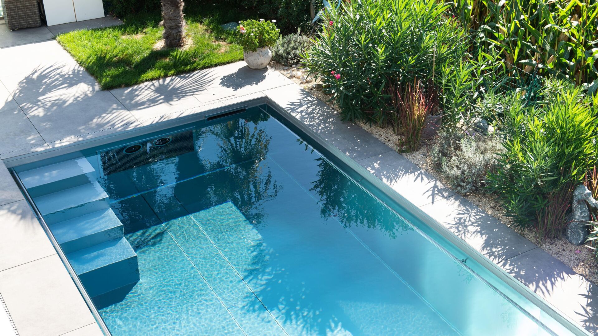 Aussenpool kueng wellness gross min
