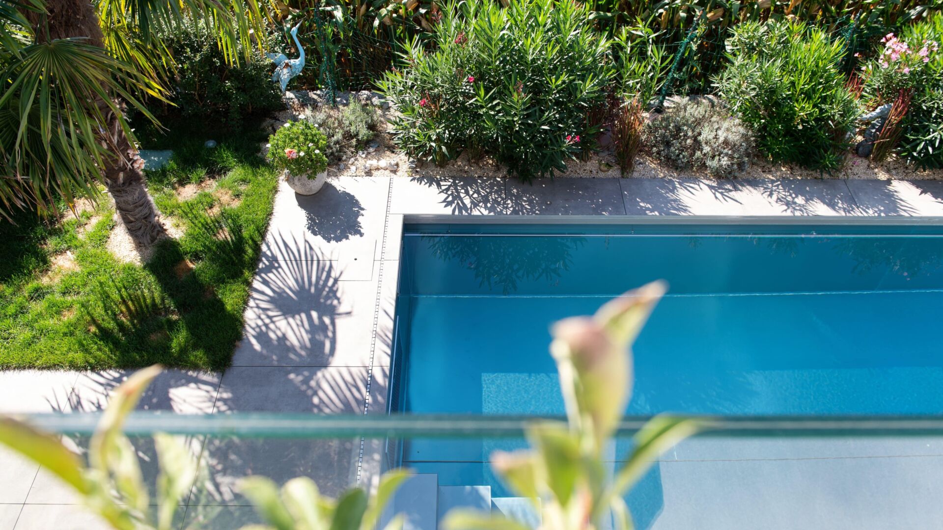Aussenpool kueng wellness garten min