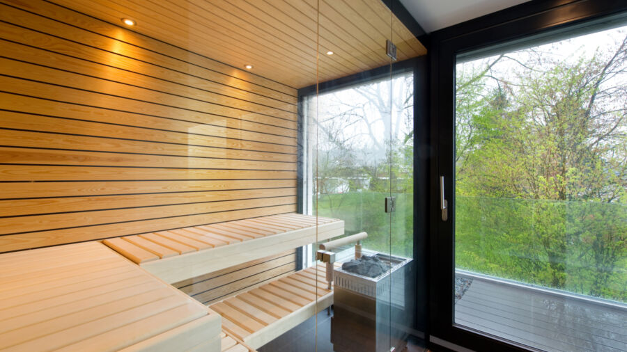 Kueng wellness gefederte liegen holz glasfenster