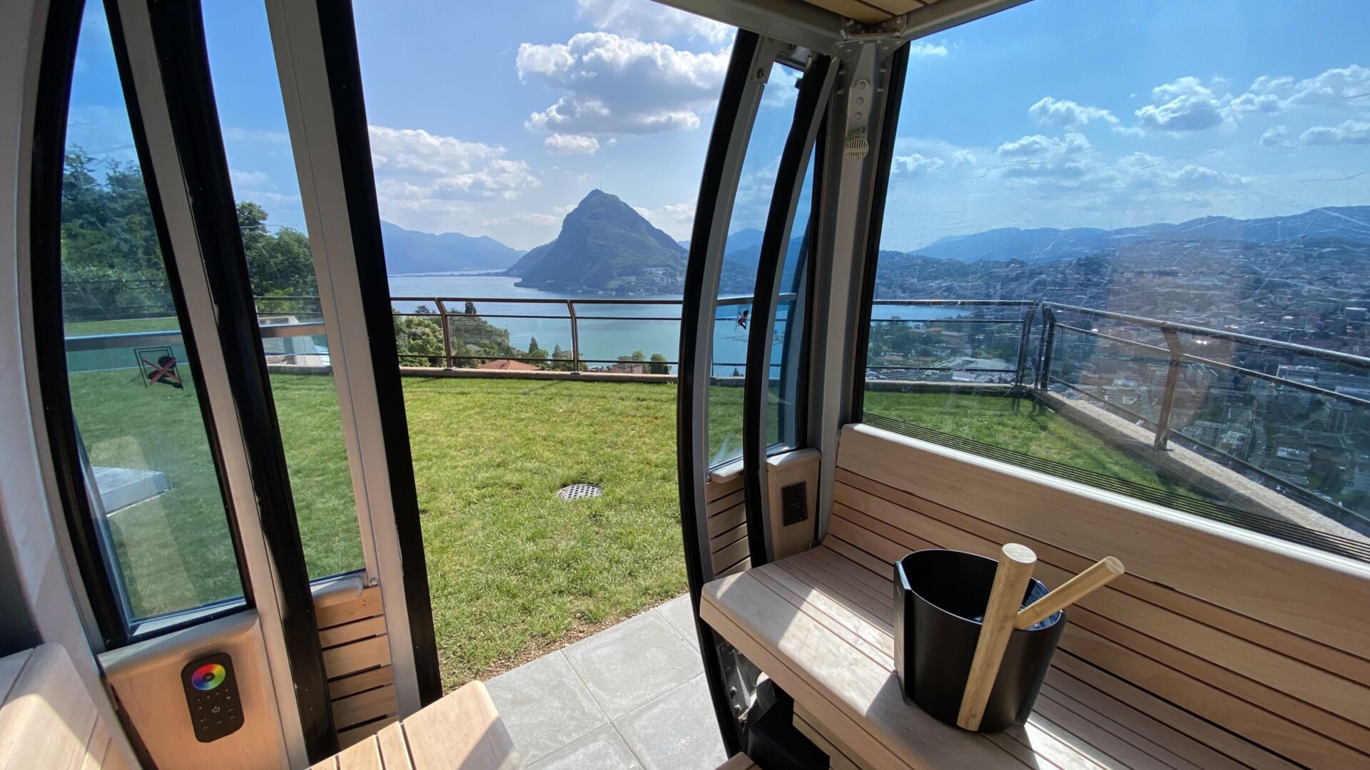 Kueng wellness saunagondel innen