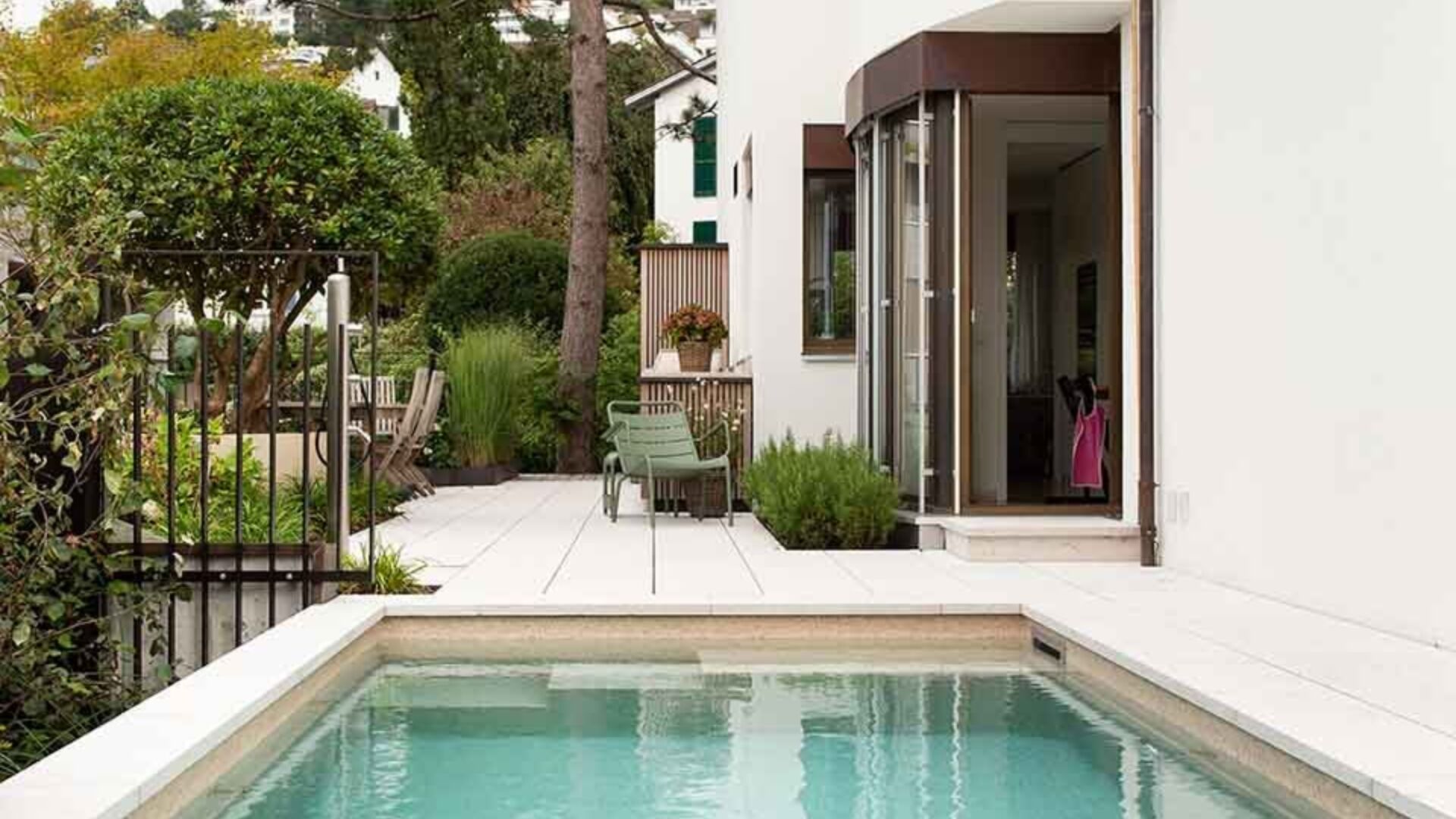 Schwimmbad outdoor treppe kueng wellness galerie