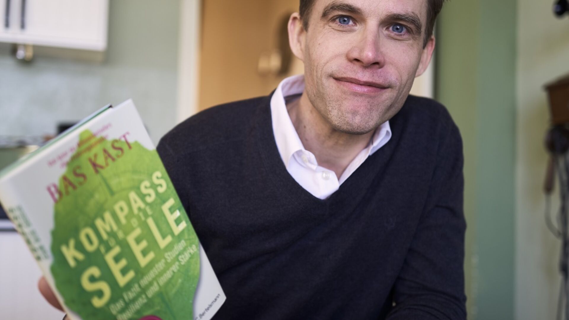 BAS KAST BY MIKE MEYER L1020632